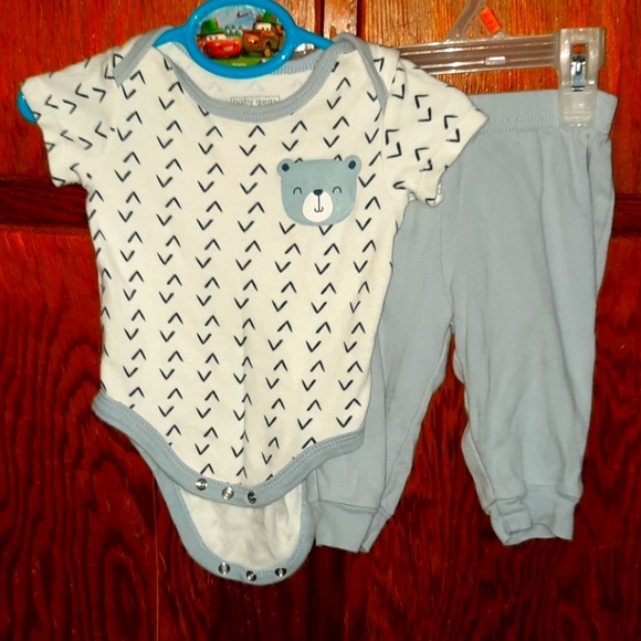 8/25$ baby boy PJ sets 👶 💙 - Picture 9 of 9